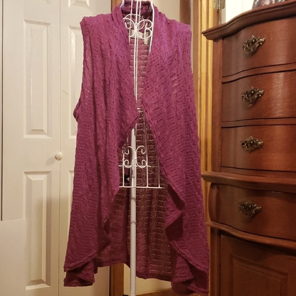 Kim Rogers Sleeveless Shrug - Picture 1 of 6